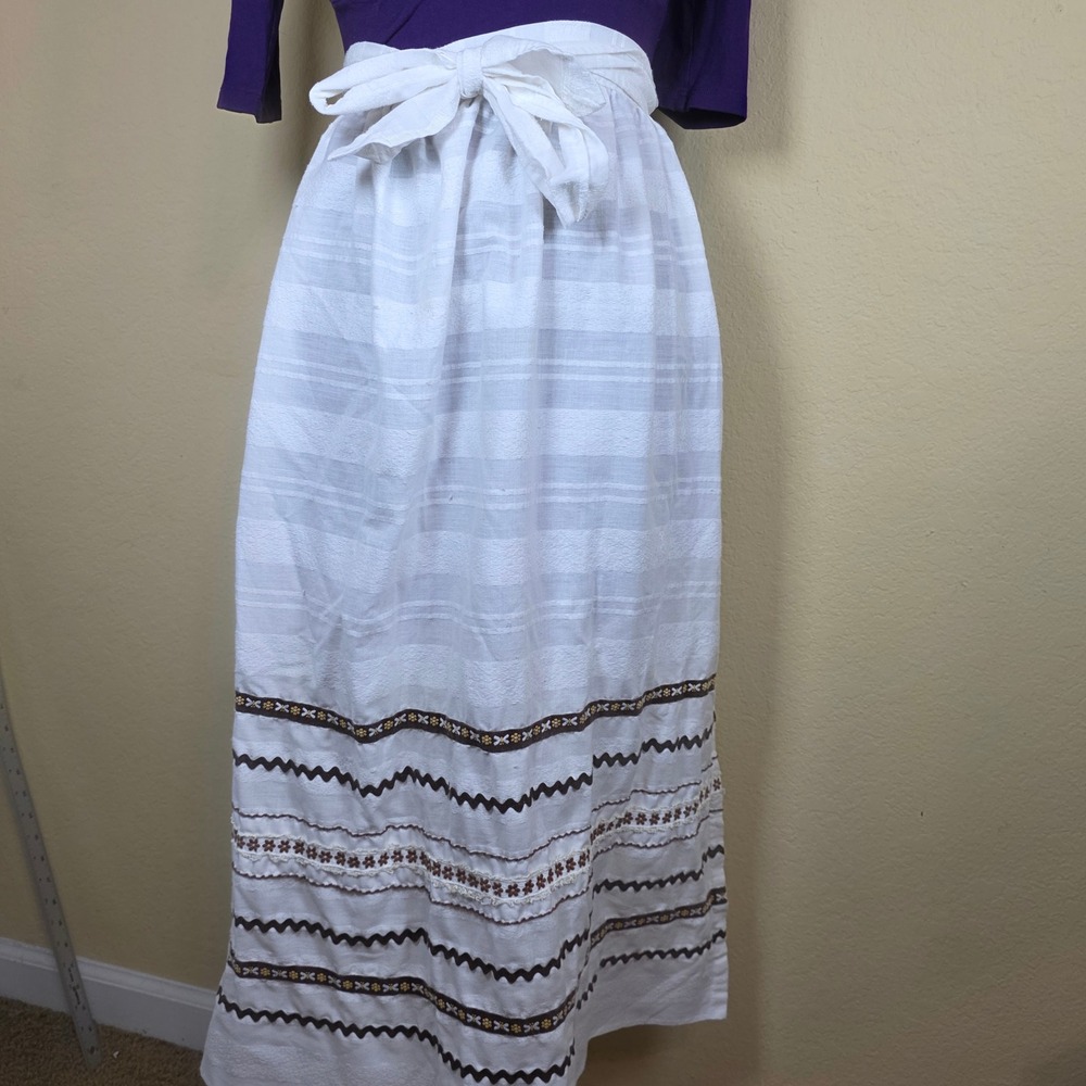 Vintage White Half Apron Floral Embroidery Lace Ric Rac Cottagecore Folk 31in